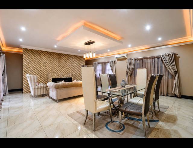 4 BEDROOM GOLF ESTATE FOR SALE IN BLUE VALLEY GOLF ESTATE